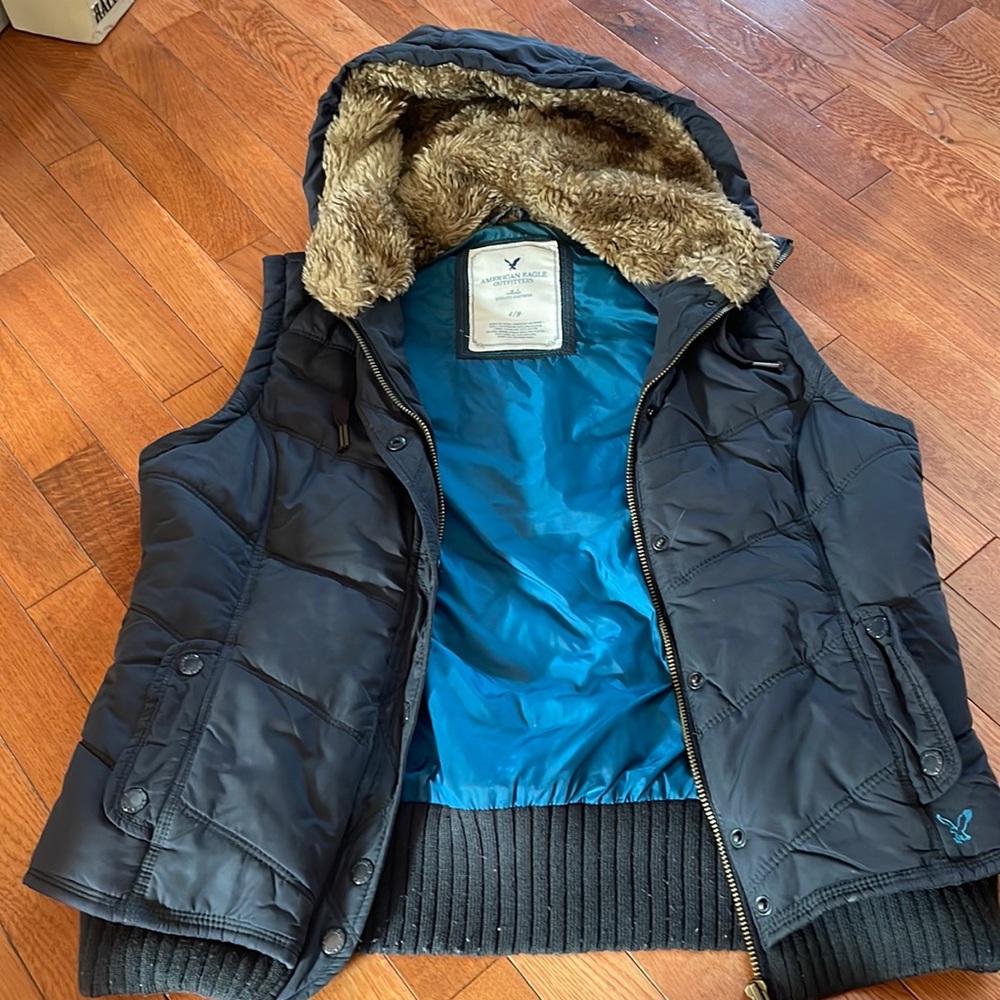 American eagle puffer vest with fur hood